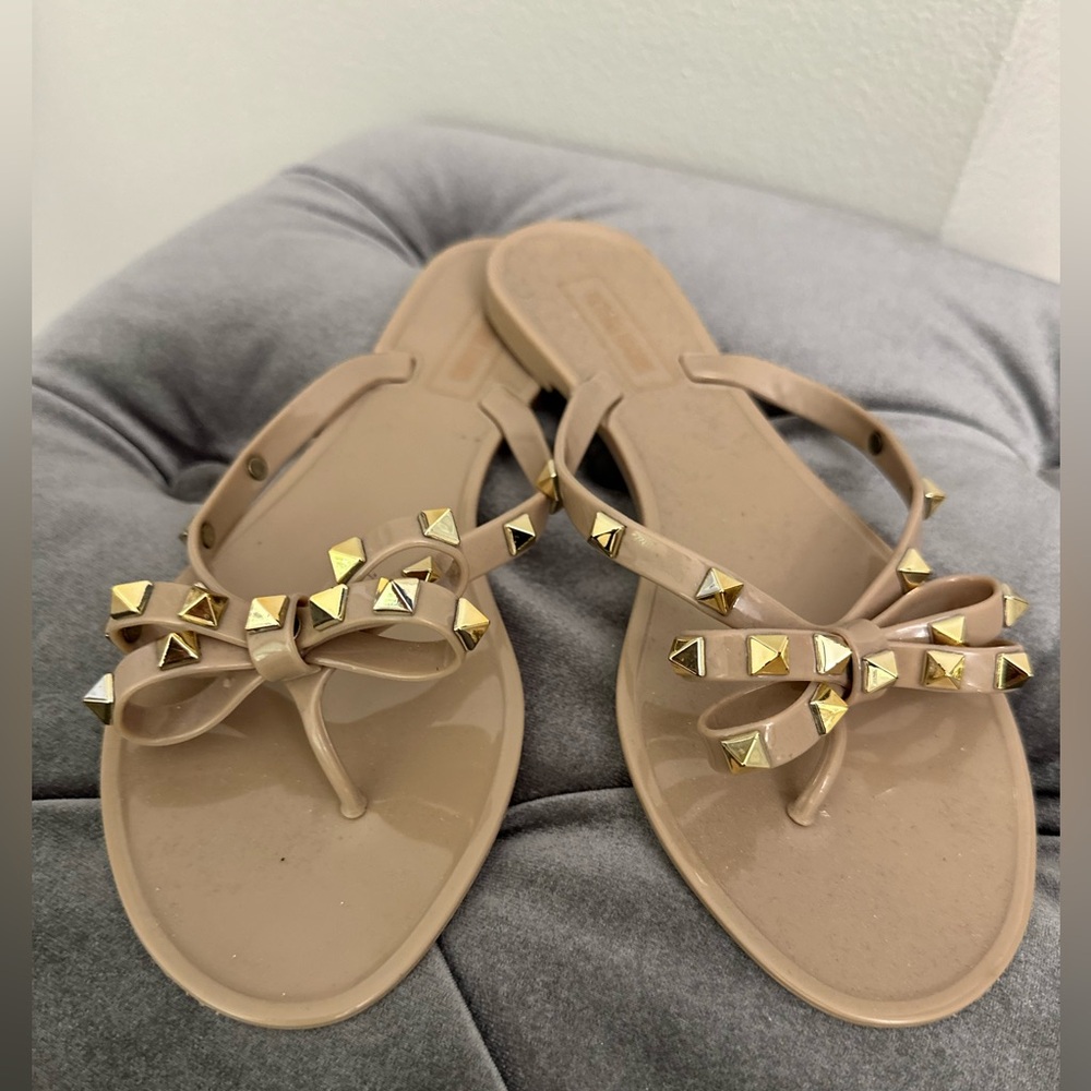 Sandals - Picture 1 of 4